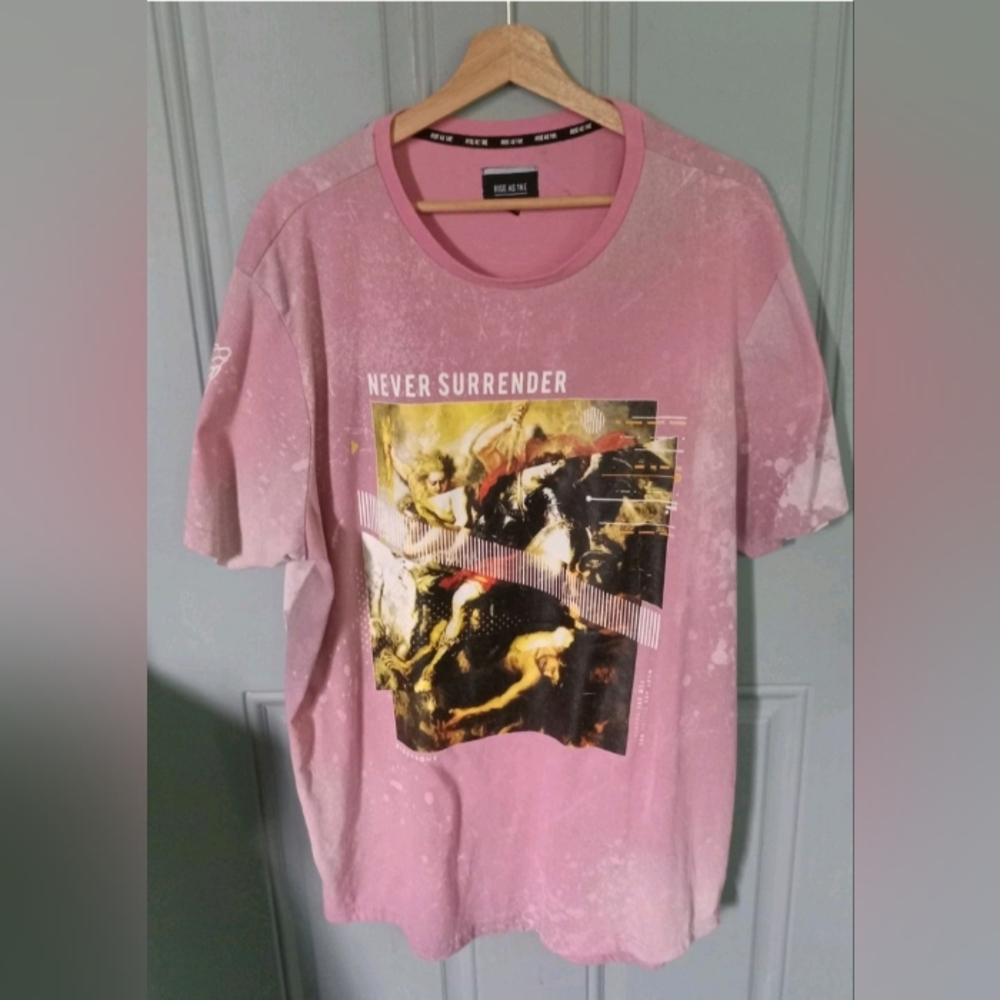 Never Surrender Pink Graphic T-shirt XXL
